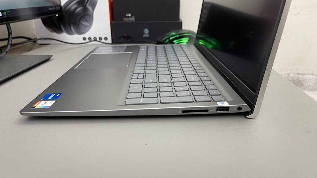 dell-inspiron-5510-cong-ket-noi-2 dell inspiron 5510 cong ket noi 2